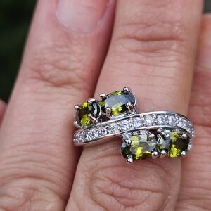 Elegant Silver and Olive Green Gemstone Ring